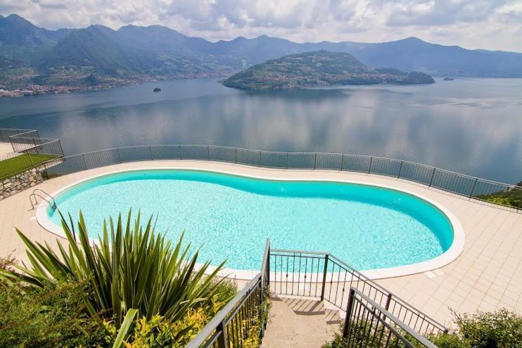 La Villetta In Residence Con Piscina E Vista Lago Parzanica Exterior foto