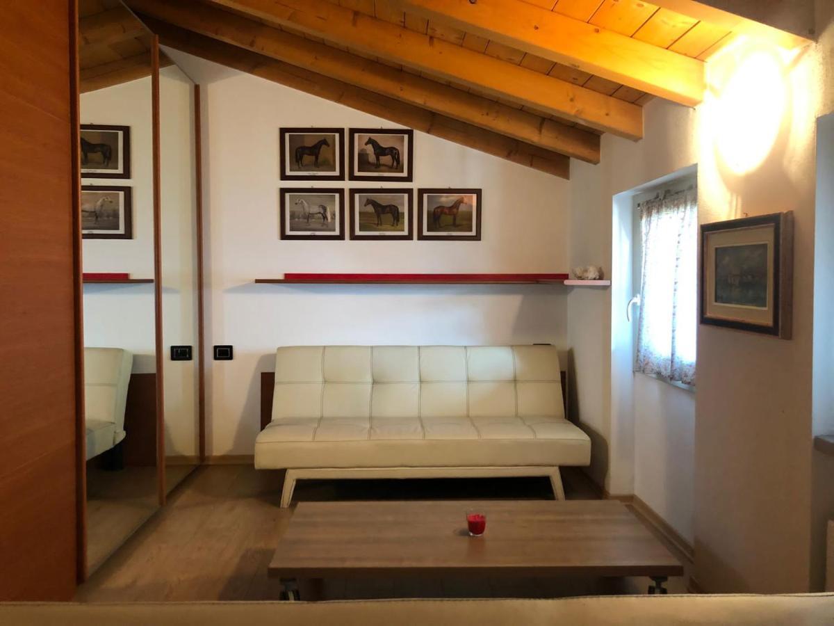 La Villetta In Residence Con Piscina E Vista Lago Parzanica Exterior foto