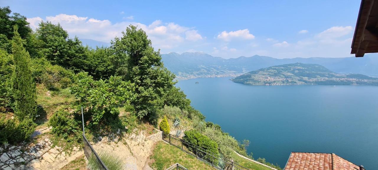La Villetta In Residence Con Piscina E Vista Lago Parzanica Exterior foto