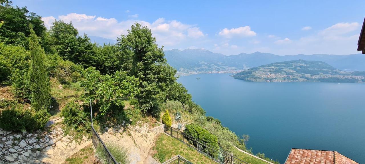 La Villetta In Residence Con Piscina E Vista Lago Parzanica Exterior foto